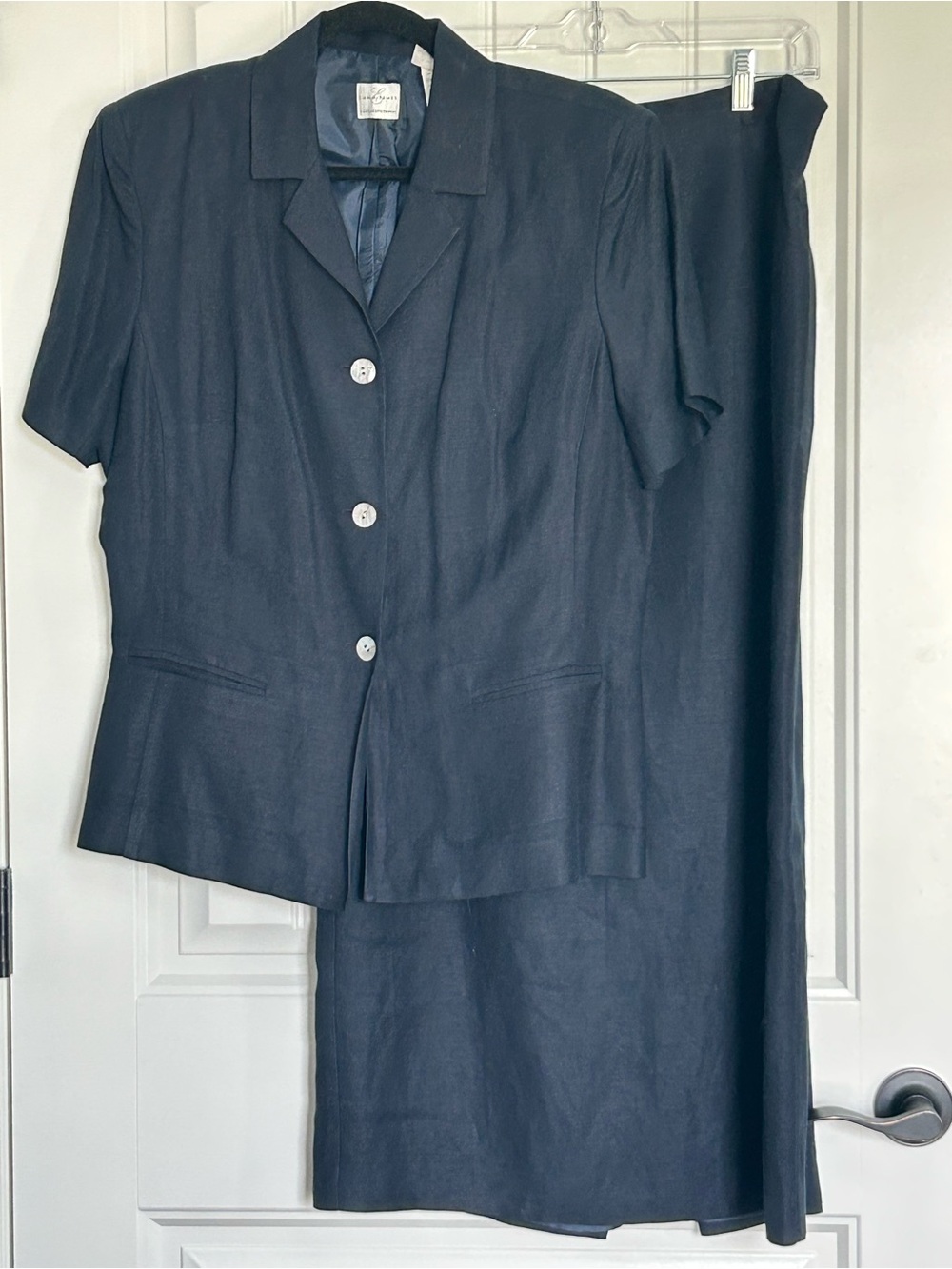 Vintage Classic Navy Suit Jacket (size
10) and Skirt (size 14) Emma James